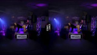  StripzVR presents Jizzles in Discobitch (MP4, UltraHD/2K, 4096×2048) | virtual reality | 3d porn  | virtual reality | virtual reality -1