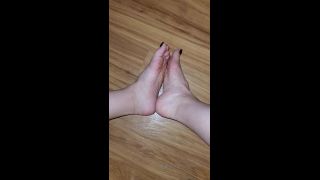 terramizu  Video Barefoot tease FootFetish Soles WrinkledSoles ToeF on feet porn -2