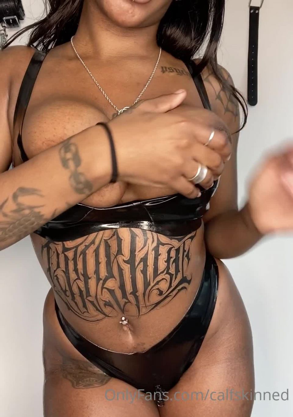 Goddess Armani - calfskinned () Calfskinned - lick my latex clean 24-06-2020