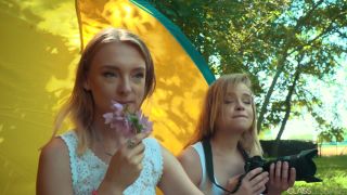 Video Candee Teen And Alexa Flexy a Picnic Withasms 2160p UltraHD/4K-1