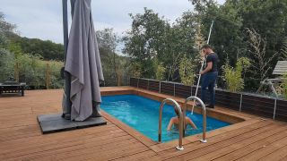 Luxymin I seduce him so he fuck me in the pool !-1