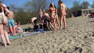 Group of thick teenage friends in thong bikinis-6