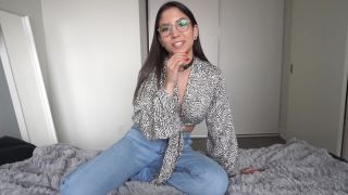 973 itsxlilix 2022-03-02-2379914148-C’est la folie des JOI ce soir – Un petit JOI different  Mon voisin m’observe  – Mais qu’est ce qu’il v.-1