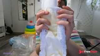 Diaper Trash squishing-5