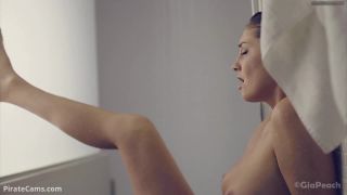 Girl GiaPeach in Shower Voyeur | webcams | webcam -0