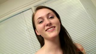 Interview Movie teen Holly Nowell-8