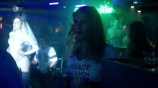 Amanda da Gloria - Winterherz Tod in einer kalten Nacht (2018) HD 720p!!!-5