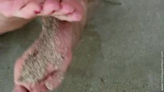 online clip 17 small feet fetish feet porn | Beach bunny quivers in the sand! | feet-7