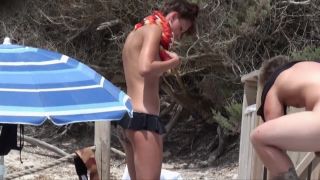 adult video clip 37 AMATEUR NUDE GIRLS IN BEACH - hidden camera - webcam -0