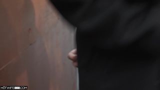 Payton Preslee - Invites A Stranger Inside For A Drink.-2
