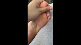 Onlyfans - cinnamonfeet2 - Goddess Cinnamon VIP - cinnamonfeetSoft soles and toes you want to massage all day you bring the oil i put the feet - 04-02-2021-2