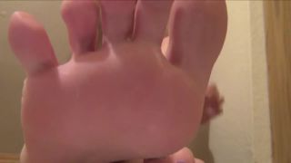 Video online Flawless Melissa - Give Me a Mouth Pedicure | fetish | feet-1