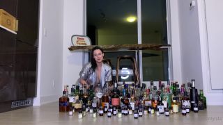 Isla D - onlyisla () Onlyisla - exhausted halfway through moving whisky shelf isnt here yet but fuck it heres 09-05-2020-1