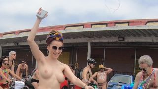 Bubbles_and_Bikes_-_WNBR_2018-4