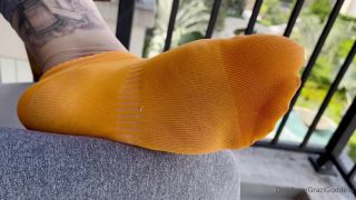 online adult clip 26 grazigoddess 16 05 2021 2111113516 pezao suado depois do treino on feet porn old foot fetish-2