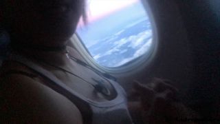 [Amateur] public Blowjob on an Airplane (Mile High Club)-2