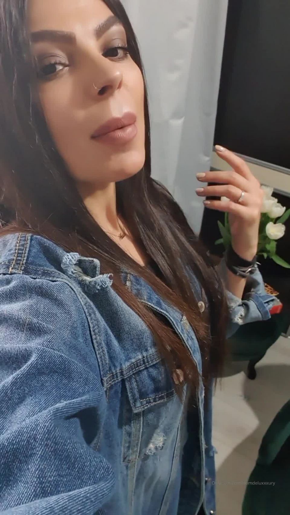 Goddess Domdeluxury - domdeluxury - Siterip - K2S - UBIQFILE () Good afternoon my mouses while im out shopping lets make sure that your stroking addict