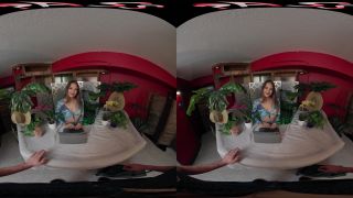 Gizelle Blanco - Host Surfing in Honolulu - FuckPassVR (UltraHD 2K 2021)-0