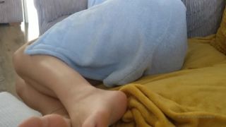 Lou In Heels () Louinheels - ive fallen asleep christmas morning sitting on the sofa with me is my best friends husba 04-08-2019-0