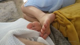 Lou In Heels () Louinheels - ive fallen asleep christmas morning sitting on the sofa with me is my best friends husba 04-08-2019-7