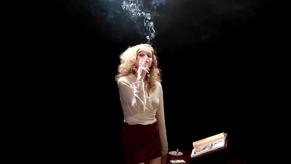 Smoking girl, Smoke