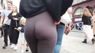 Butt cheeks that you'll want to bite-8