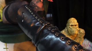 online video 24 SteffiBlond - SKLAVE DU NIXNUTZ - leck den dreck unter meinen stiefeln  on fetish porn dixieland fetish-9