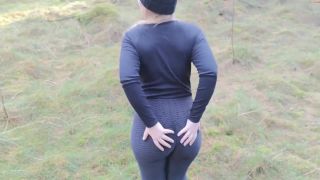 online xxx video 32 sneaker femdom femdom porn | Maja-Meer - Spanner filmt mich beim pissen im Wald  | germany-9