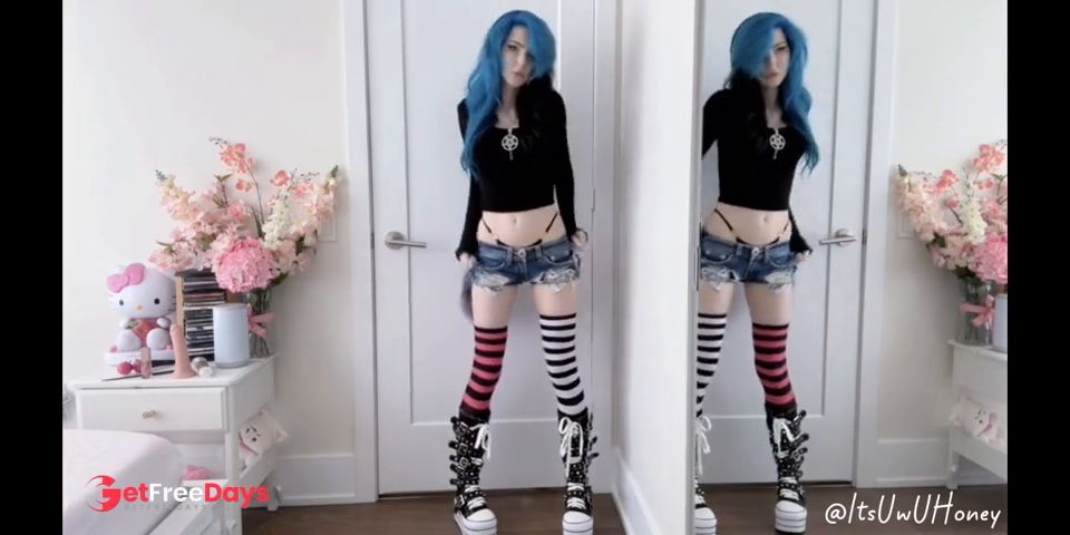 Adorable Emo Girl Shows Off Her Tight Little Body