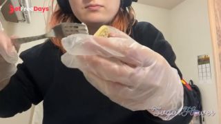 ASMR - Crushing Oreos-2