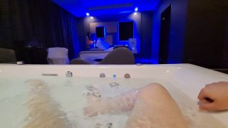 Miss Squirting Motel Maid Fucks on the Jacuzzi for 20 Bucks-3