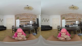 A Tight New Dress - Smartphone VR-2