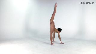 – Naked-Gymnast presents Liza Raykina,  on teen -3