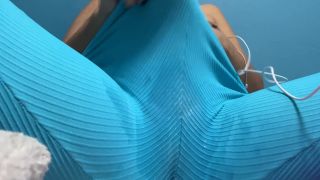 ADDICTED TO MASTURBATING🥵A Huge Orgasm In Her Yoga Pants-8