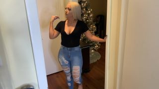 Britteni Feet - Bailey the Foot Bandit Roommate Download...-4