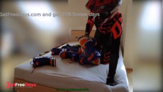 Cumming on Nike Vapen Snowboadboots, wearing MX gear-9