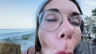 Sex On Public Beach In Croatia 1080p-4