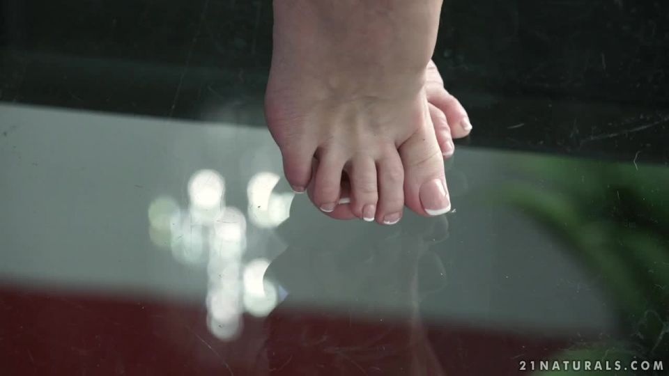 Craving Her Toes