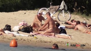 xxx clip 34 Algunas fotos en la playa nudista de Barcelona. on hardcore porn hd hardcore porn videos-5