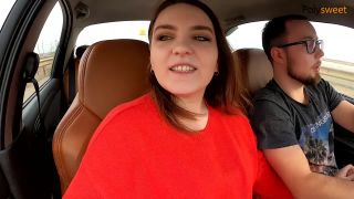 [Amateur] Blowjob while driving! when passers-by looked at the girl-6