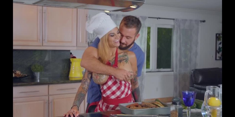 Bonnie Rotten - BBQ Boning