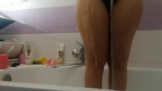 Cute Girl Sexy mom washes herself, hairy pussy, big ass, big tits.-4