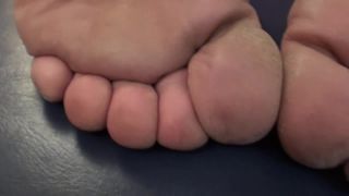 Sweet Southern Feet - Skyler And Emily Whos The Best Foot Model - free - feet porn princess fierce femdom-8