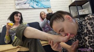 Footfetish Nicole And Salma - I Don't Want To Believe That She's My Step-Sister, That's Disgusting - Foot Fetish-6