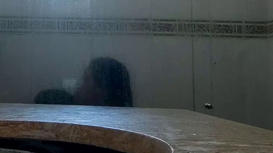 The Pau G - He fucks his girlfriend in the bathroom, and makes her ass jump - Amateur bathroom