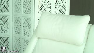 Mery Monro in College Girl Step-Daughter on anal porn anal sex photos-5