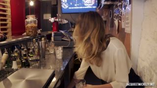 Online video Candice (Etudiante, Candice bosse aussi dans un bar / 06.10.2018) amateur-0