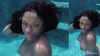 SexUnderwater e0998 Lola Chanel UW Photo Shoot (mp4)-9