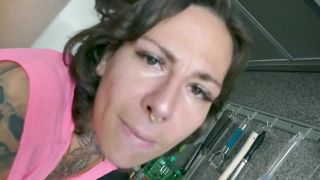 sNakedgirl - Bin ich zu weit gegangen - Besame mich, bevor deine Alte uns erwischt - FullHD 1080P-5