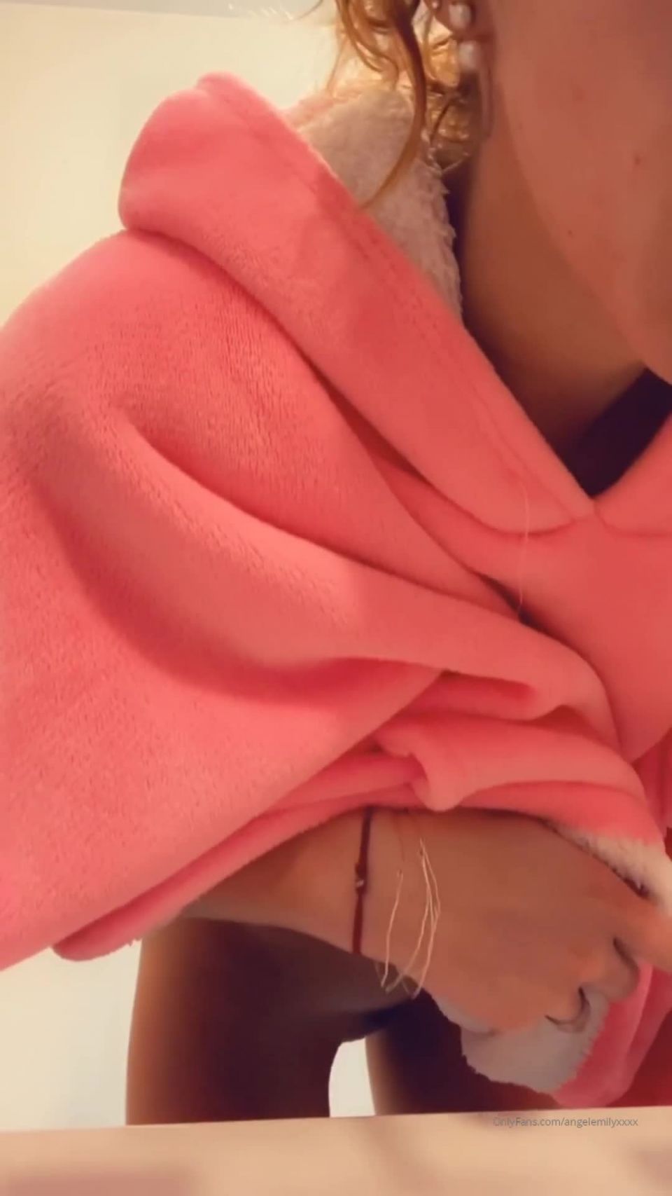 Angel Emily - angelemilyxxxx AngelemilyxxxxPartie Petit rituel du matin Toujours en musique - 19-02-2020 - Amateur